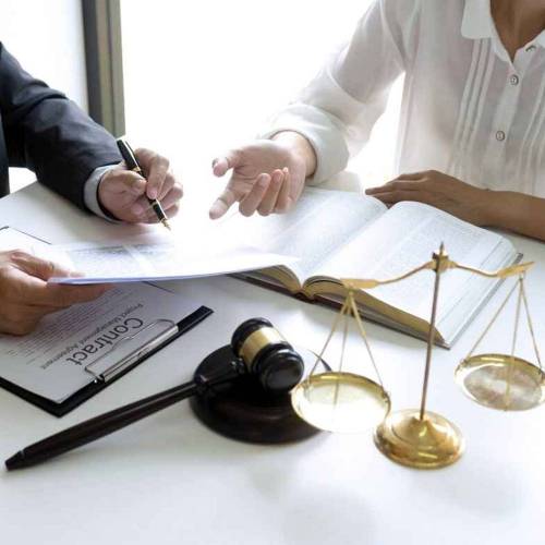 Commercial Law Lawyer in Delhi